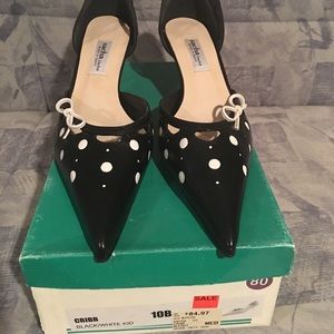 Sasha London kitten heel pumps